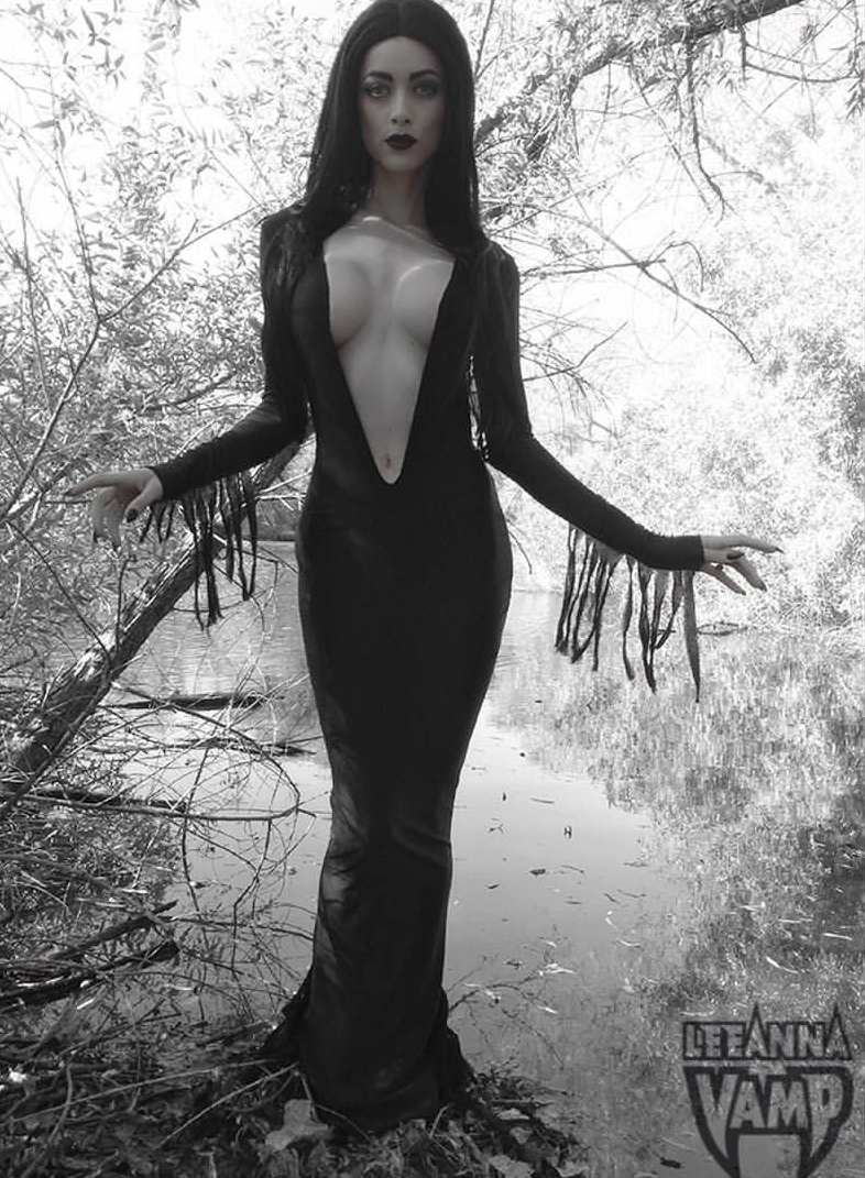 serpentines-fires:  Leanna Vamp as Morticia Addams