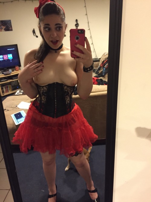 nerdygirlnoodles:My clothing likes to disappear