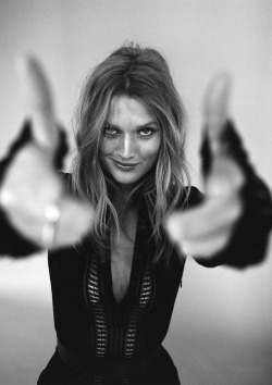 vogue-at-heart: Toni Garrn in “Monochrome Minimalism” for Glass Magazine Spring 2017 Photographed by Riccardo Vimercati 
