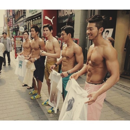 asianmilkman:  Beautiful #AsianHunk i found on #IG by cuteasians_98 ~Goal: Go to S.Korea✊✌️✈️🇰🇷💞🇰🇷|| #hotman #hotboy #biceps #hunks #hottie #man #asianboy #asian #boy #asianman #handsomeboy #celebrity #muscles #fit #fitness #gym