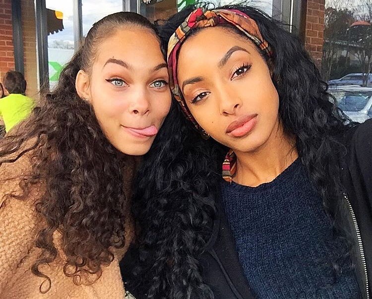 bombshellssonly:  @theamanda_h @mia_xso 