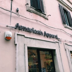 aliensfromhell: American Apparel store Rome