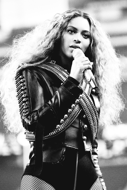 girlsluvbeyonce:Beyoncé at the Super Bowl 50 Halftime Show