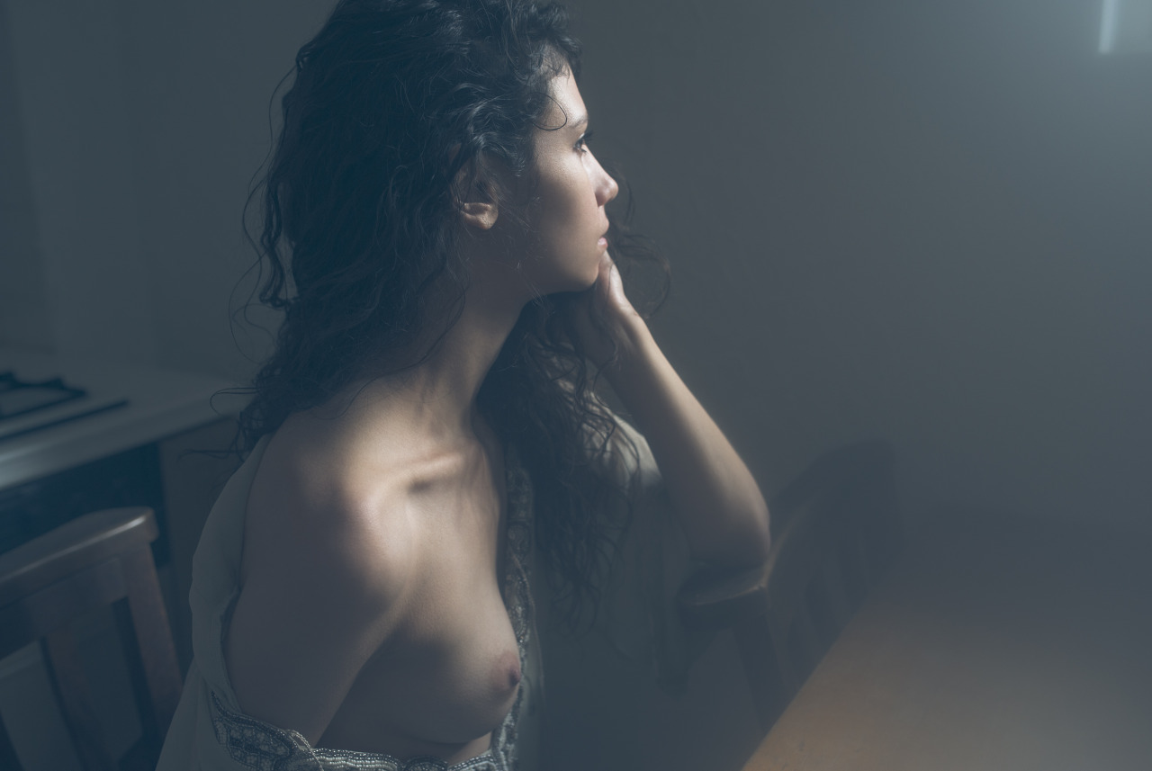 shujikobayashi:  model: trish stylist: ayaka sato http://shujikobayashiphotography.blogspot.jp