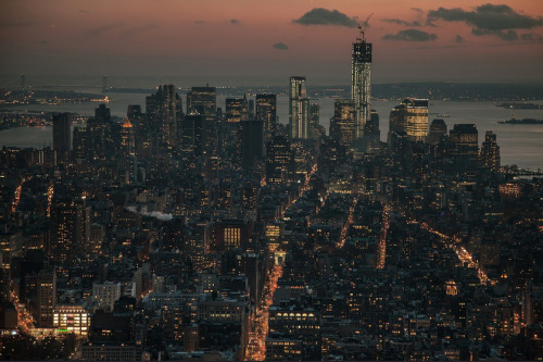 cityneonlights:  ★ source; photographer | cityneonlights  ★
