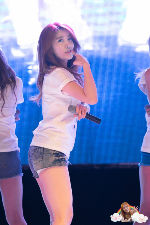 visualglow:05/16 No Eul fantaken @ Sejong University Festival by wannagirlsday