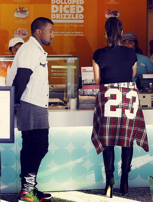 richiee909:  He’s like, “fuck she eats alot”.
