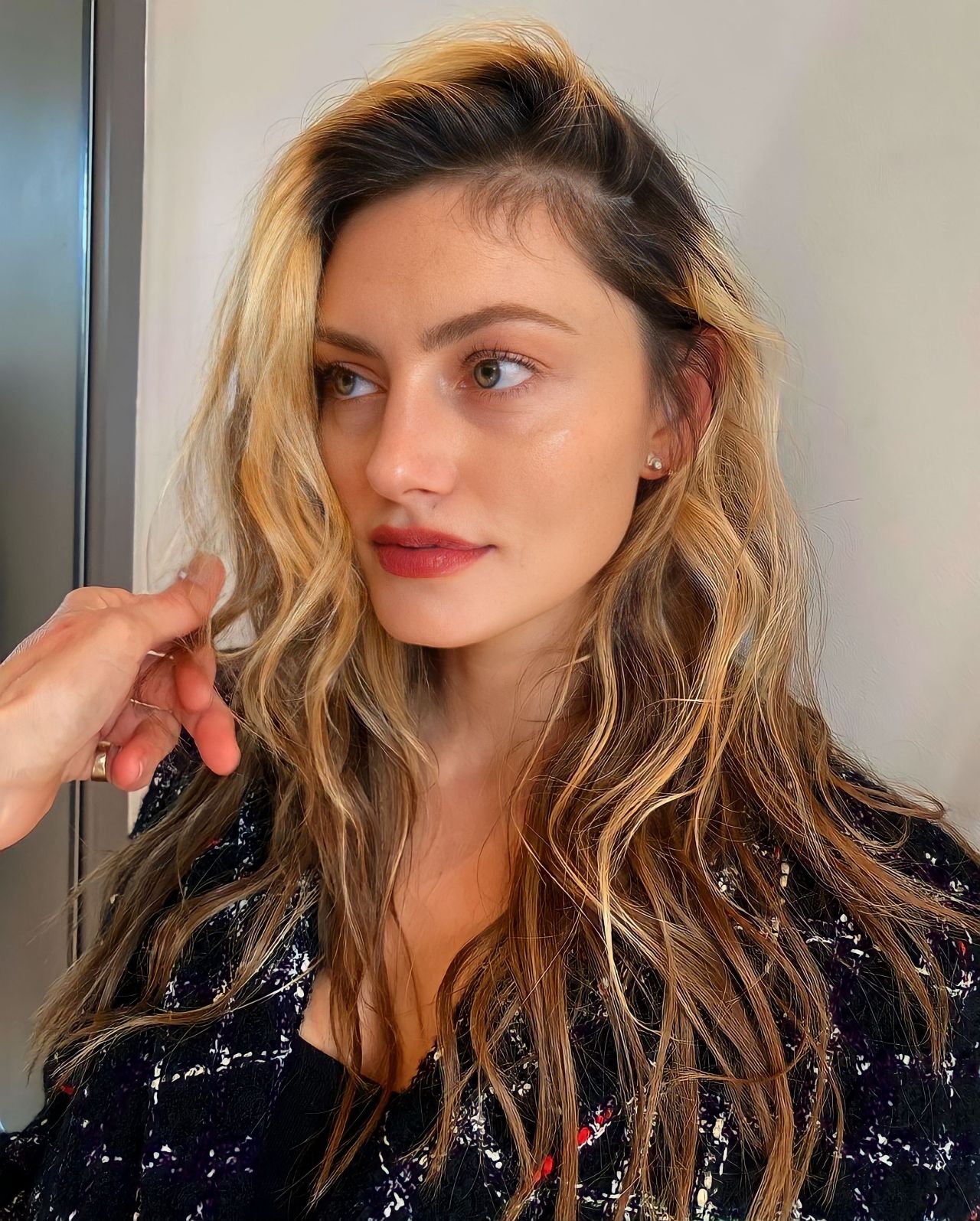 Phoebe tonkin blonde