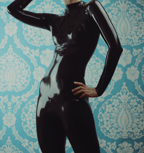 One of my former catsuit designs! Enjoy. I´m happy about your feedback! Follow me on Instagram