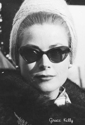 gatabella:  Grace Kelly wearing sunglasses 