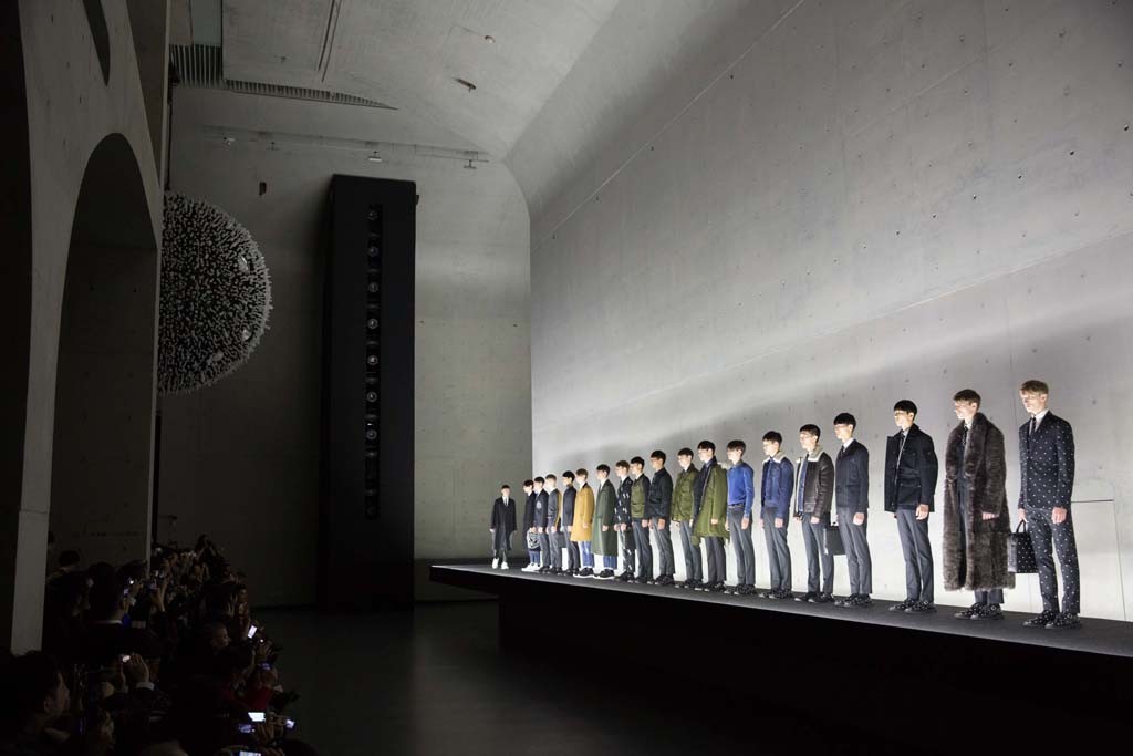 entrelacave:
“Dior Homme Shows Fall/Winter 2014 Collection in Shanghai
Dior Homme Shows Fall/Winter 2014 Collection in Shanghai”