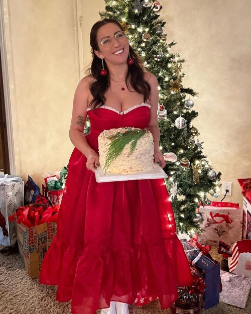 XXX Merry XXXmas from your wannabe Stepford MILF! photo