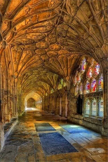 bluepueblo:  The Cloisters, Gloucester, England photo via amtg 
