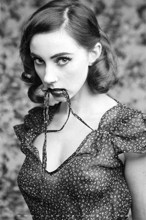 eric-a-paris:  aliceestunecoquine:  Mutine….  …. joueuse …..