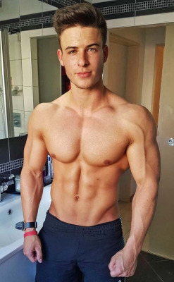 yourguy92:  Cute face, strong body and smooth