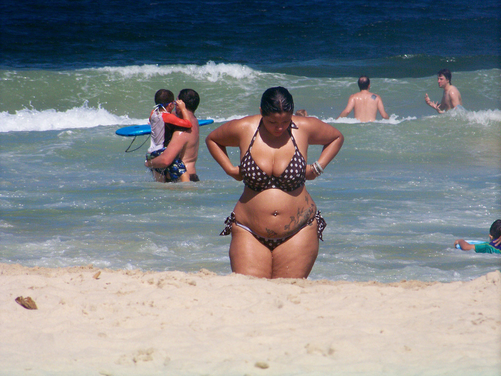 planetofthickbeautifulwomen:               Curves @ The Beach 