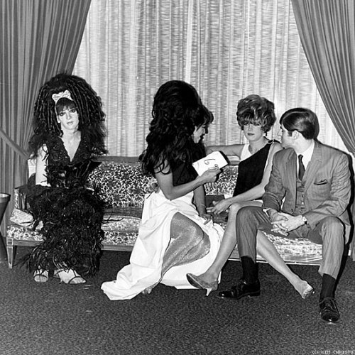 classictrans:  Big hair was in back in the 60s 😃