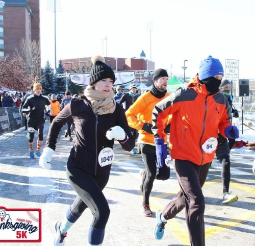 Someone I know recently told me all “real runners” wear shorts in the dead of winter. We