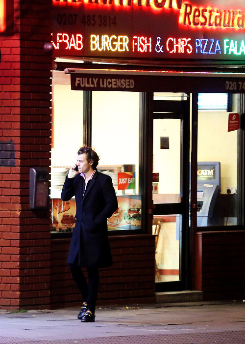 spceboystyles: these pictures are so aesthetically pleasing they belong side by side