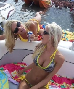 bikiniboob:  Getting the blonde girls drunk