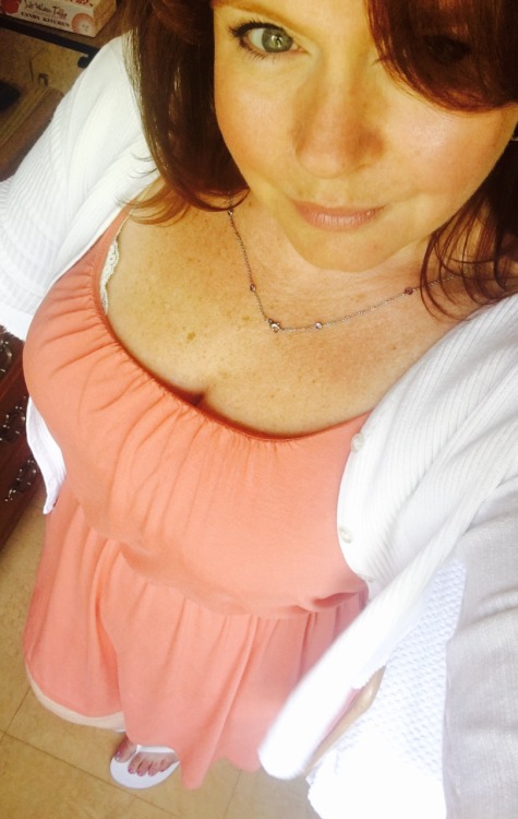 prettylilredhead: A warm sunny Friday in the north east! I’ll take it! Love this Loft sundress