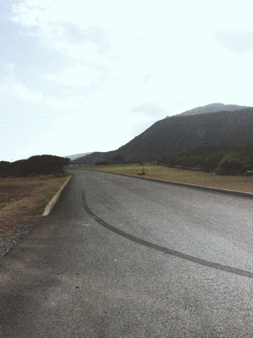 Gloomy road to Sandys
