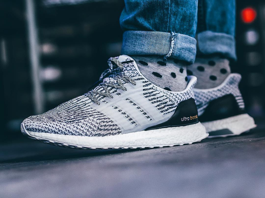 adidas ultra boost zebra