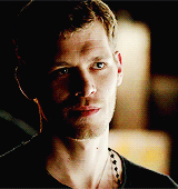 thorodinson:  Klaus + smirk  I love him!