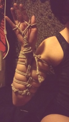 empresstehray:  From the other night with my rope bunny. Loved how this turned out!