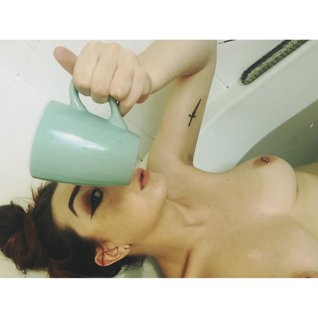 lankylance:  How to fight away cramp Step 1: hot af bath Step 2: hot af tea Step