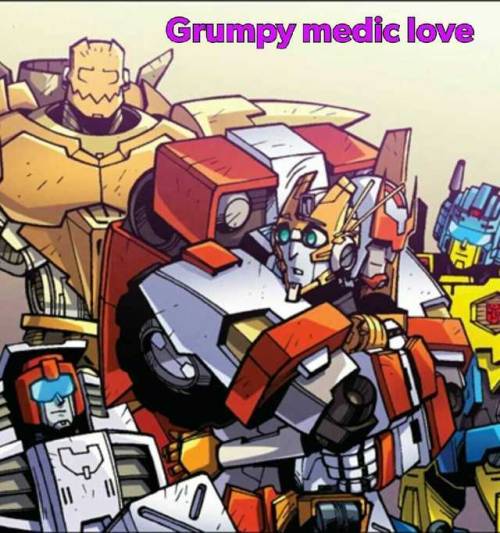Some old-grumpy-medic-love. I’m so happy about this panel cause it’s so adorable. I think it means a