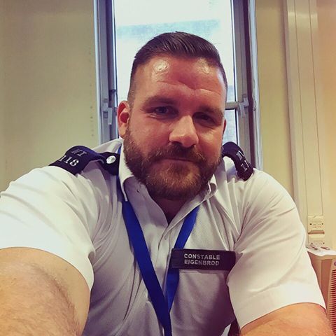 bigredatl:  hannos-mind:   How do you men like a man in uniform?   Sexy in anything