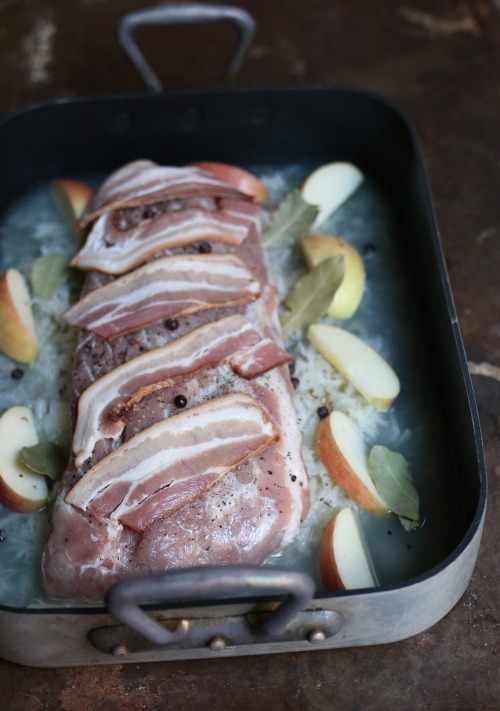 Roast Pork with Apples and Sauerkraut