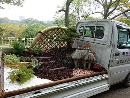 archatlas:Mini Gardens on the Move: Japanese Landscapers Transform Truck Beds Into Bucolic Worlds On