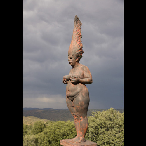 Late summer photo shoot of my Neolithic Venus. I took the piece to the “Côa” river valle