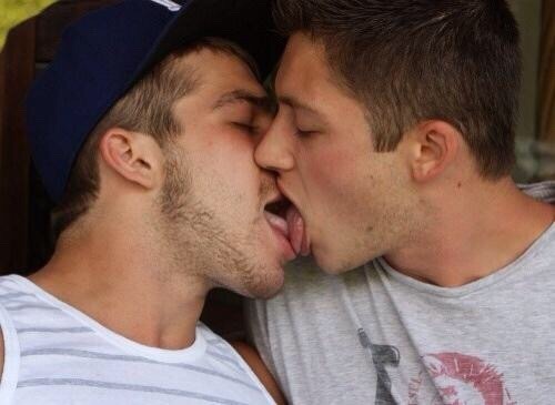 fraternityrow:  Fraternity Row | These men can keep a secret  