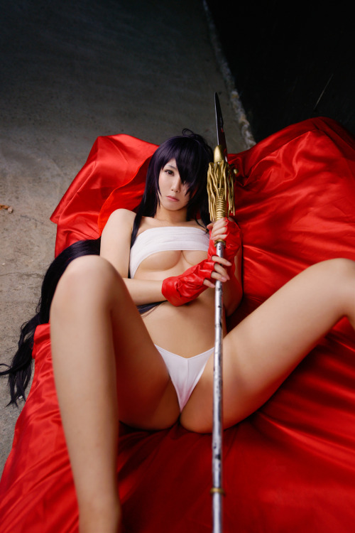 hot-cosplay:  Ultra hot Kanu Unchou in priestess porn pictures