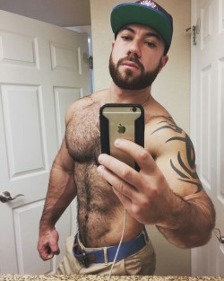 https://69.media.tumblr.com/651bc40237e2297f47ba7098173d0905/tumblr_nuekpxlpZE1uueecjo1_500.jpg