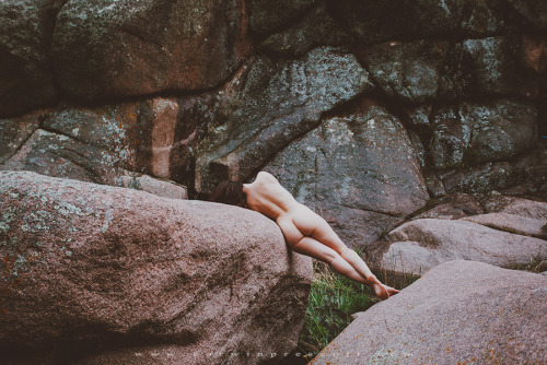 corwinprescott: “Into The Wild”Paradise Cove, Co 2015Corwin Prescott - Nicole Vaunt - See the ent