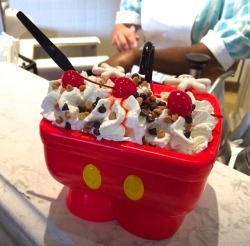 let-it-golaf:  madaboutthemouse:  Now available at the Ice Cream Parlor on Main Street - Mickey’s Kitchen Sink!    