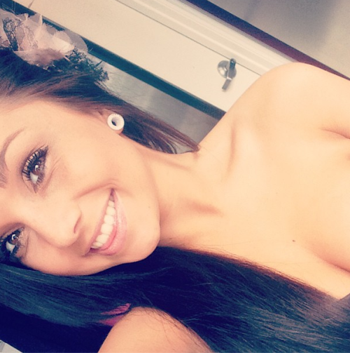 temptingnichole:  feeling cute af today  adult photos