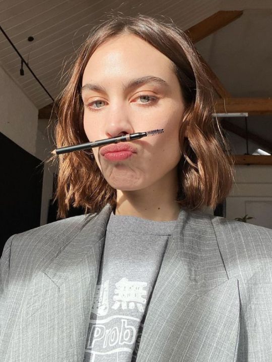 Alexa Chung’s Wardrobe Is the Inspiration You Need for 2021