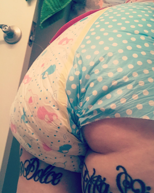 vivianviolet29: Some squish from this morning… hope You all enjoy! #me #abdl #bdsm #ddlg #sub