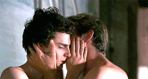 radiatingsuburbanangst:  Lovers committing themselves…