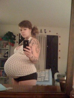 preggogirl:  Love this big belly