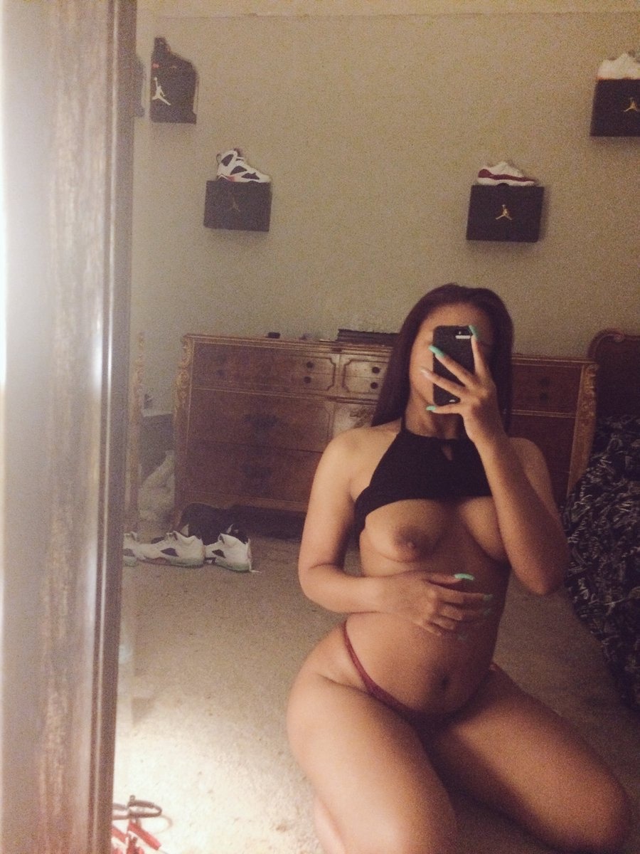 meatgod:  baby-lustt:  Snapchat brazy ❤️🍎🌹  Beautiful presentation, meatGod