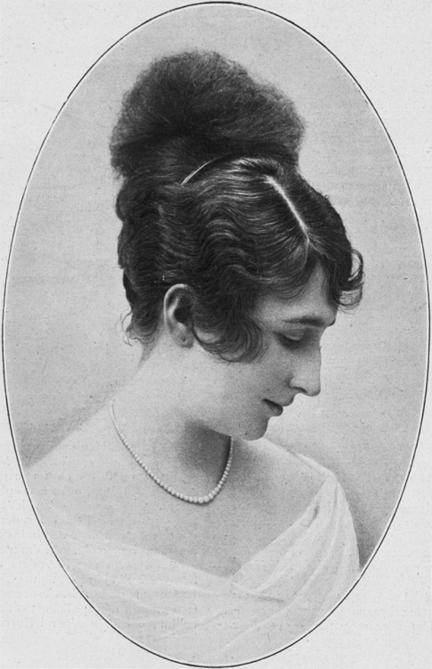 Hair by Desfossé, Les Modes 1917 (N174). Photo by Talma.