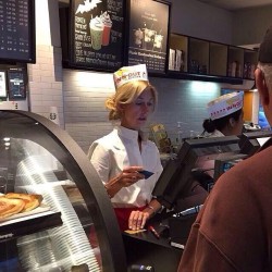 thatfunnyblog:  Starbucks employees doing