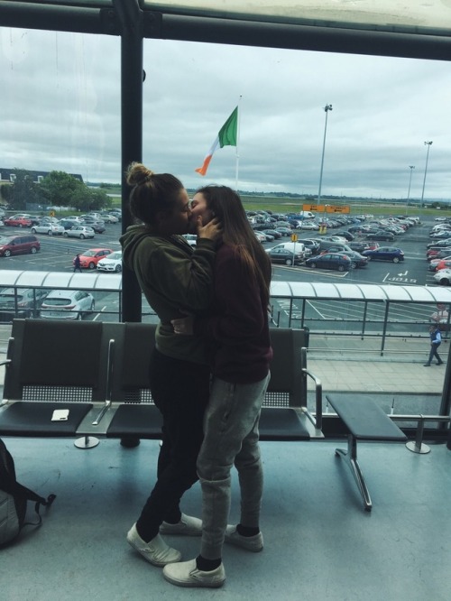 lostinour-gaywonderlandd: sunsets-and-adventures: I’m in love with loving you. This is adorabl