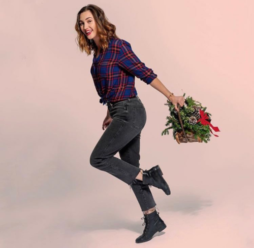  katbarrell When you find an abandoned holiday basket in the photo studio you make a digital Christm